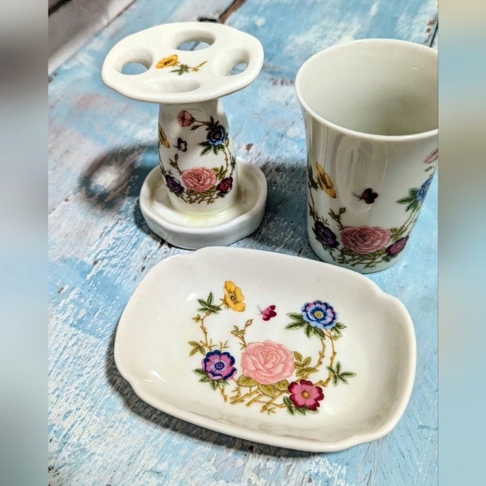 Vintage‎ Bathroom Set